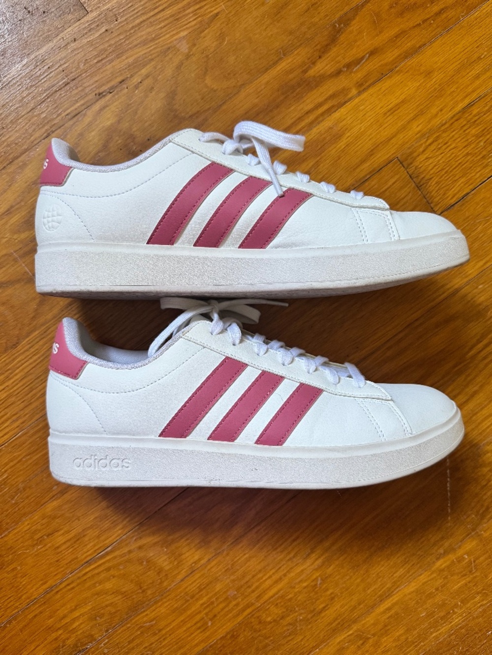 Women’s Adidas Grand Court 2.0, Like New!